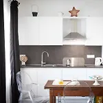 מלון דירות Ai Priori 3*