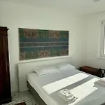 מלון דירות Ai Priori 3*