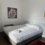 Ai Priori מלון דירות