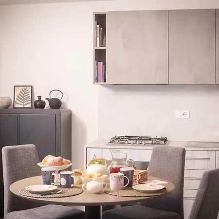 Ai Priori شقة فندقية